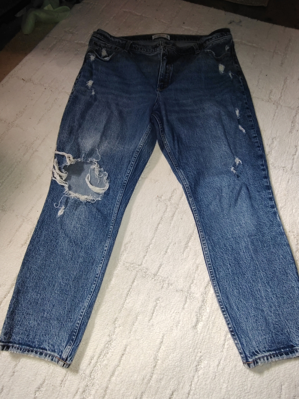 Abercrombie & Fitch Women's Relaxed Distressed Blue Jeans